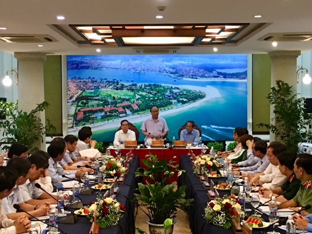 Thủ tướng làm việc với lãnh đạo tỉnh Quảng Bình - 1 Thủ tướng Chính phủ Nguyễn Xuân Phúc làm việc với Ban thường vụ Tỉnh ủy Quảng Bình