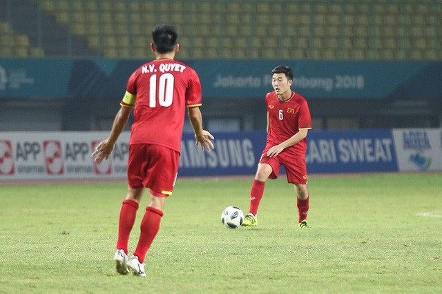 Xuân Trường: Ngôi sao cô đơn cần sự cảm thông của Olympic Việt Nam - 1 Chưa đạt phong độ tốt từ đầu Asiad 2018 đến giờ, nhưng Xuân Trường vẫn là một quân bài quan trọng đối với HLV Park Hang Seo