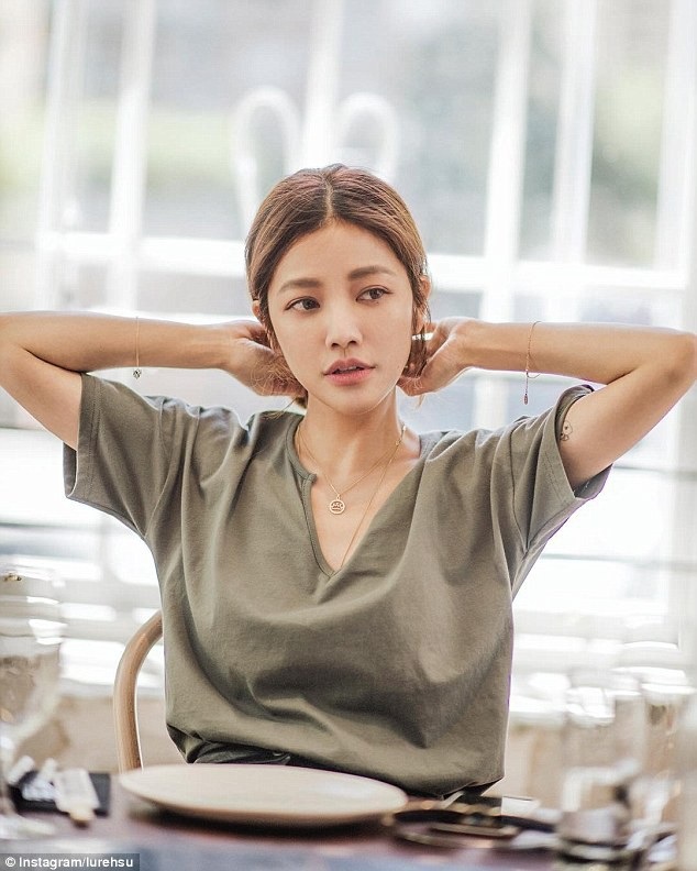 “Người đẹp không tuổi” tiết lộ bí quyết “43 trông như... 23” - 5 Lure Hsu