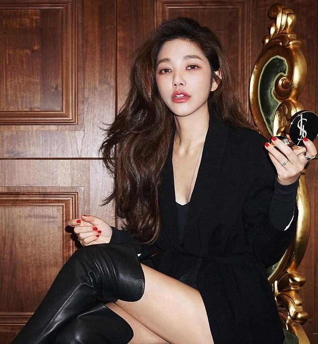 “Người đẹp không tuổi” tiết lộ bí quyết “43 trông như... 23” - 6 Lure Hsu