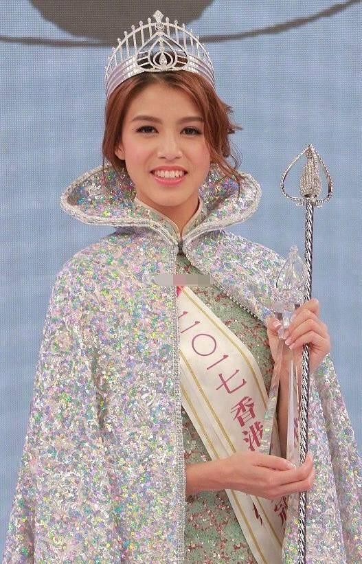 Hoa hậu Hồng Kong 2018 được khen vì sở hữu vẻ đẹp tự nhiên - 8
Hoa hậu Hồng Kong 2017 từng bị cư dân mạng ném đá vì sở hữu nhan sắc tầm thường.