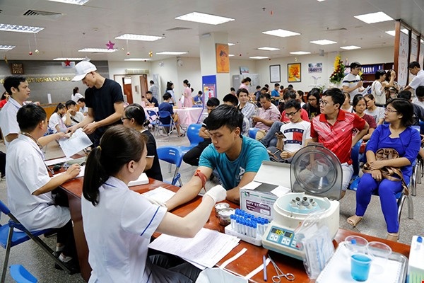 Gần 1.000 đơn vị máu cứu nguy cho hàng loạt bệnh nhân - 1 Gần 1.000 đơn vị máu cứu nguy cho hàng loạt bệnh nhân - 1