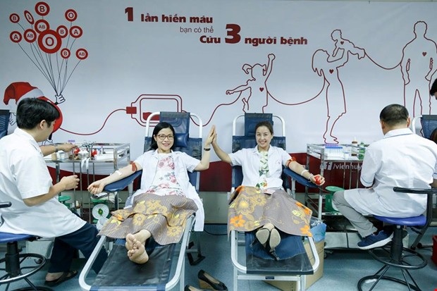 Gần 1.000 đơn vị máu cứu nguy cho hàng loạt bệnh nhân - 3 Gần 1.000 đơn vị máu cứu nguy cho hàng loạt bệnh nhân - 3