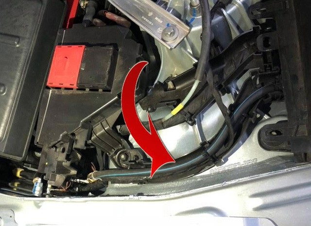 Mercedes-Benz Việt Nam "chưa rõ" có bao nhiêu xe GLC bị nước vào cầu - 1
Văn bản lần này của MBV không nhắc tới việc cung cấp thiết bị để nâng độ cao của van thông hơi cầu trước như phương án xử lý tạm thời từng được đưa ra hồi tuần trước.