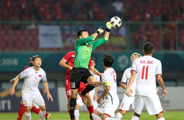 
Trong khi công chúng được thưởng thức những trận cầu mãn nhãn của tuyển Olympic Việt Nam tại Asiad thì trên thị trường chứng khoán, cổ phiếu của các ông bầu nhận được sự ủng hộ của nhà đầu tư phiên 28/8
