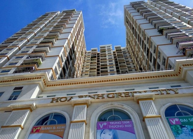 “Đau đầu” vụ nước bẩn: Đến cư dân chung cư cao cấp cũng kêu cứu - 1 Dự án Hòa Bình Green City là tổ hợp căn hộ chung cư cao cấp kết hợp trung tâm thương mại.