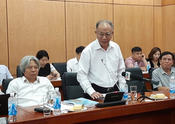 Cứ 9 người dân nuôi 1 người hưởng lương, phụ cấp từ ngân sách - 1 Ông Hoàng Chí Bảo cho rằng, không nền kinh tế nào gánh nổi bộ máy cồng kềnh như hiện nay