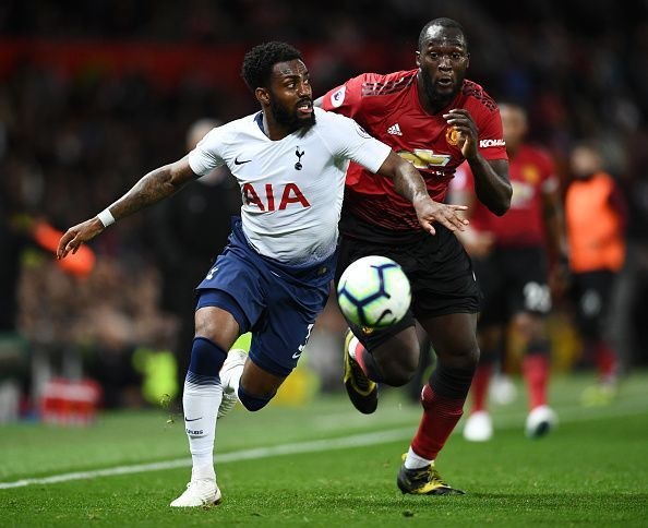 Ba nguyên nhân khiến Man Utd thảm bại trước Tottenham - 2 Lukaku (phải) bỏ lỡ cơ hội ghi bàn đáng tiếc ở hiệp 1