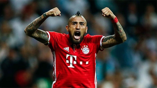Nhật ký chuyển nhượng ngày 3/8: Alderweireld đòi tới MU - 3
Vidal sẽ nhận lương khủng ở Barcelona