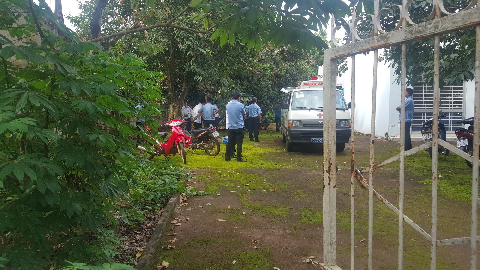 Cơ quan chức năng khám nghiệm hiện trường vụ việc