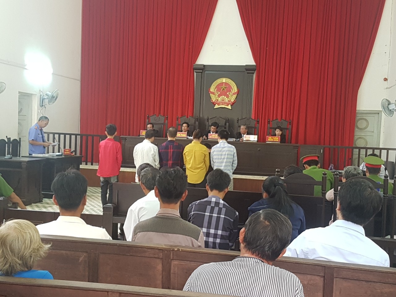 Tham tiền vàng, rủ bạn giết dì họ để cướp tài sản - 1 3 đối tượng sát hại chủ quán nhậu dã man lĩnh án
