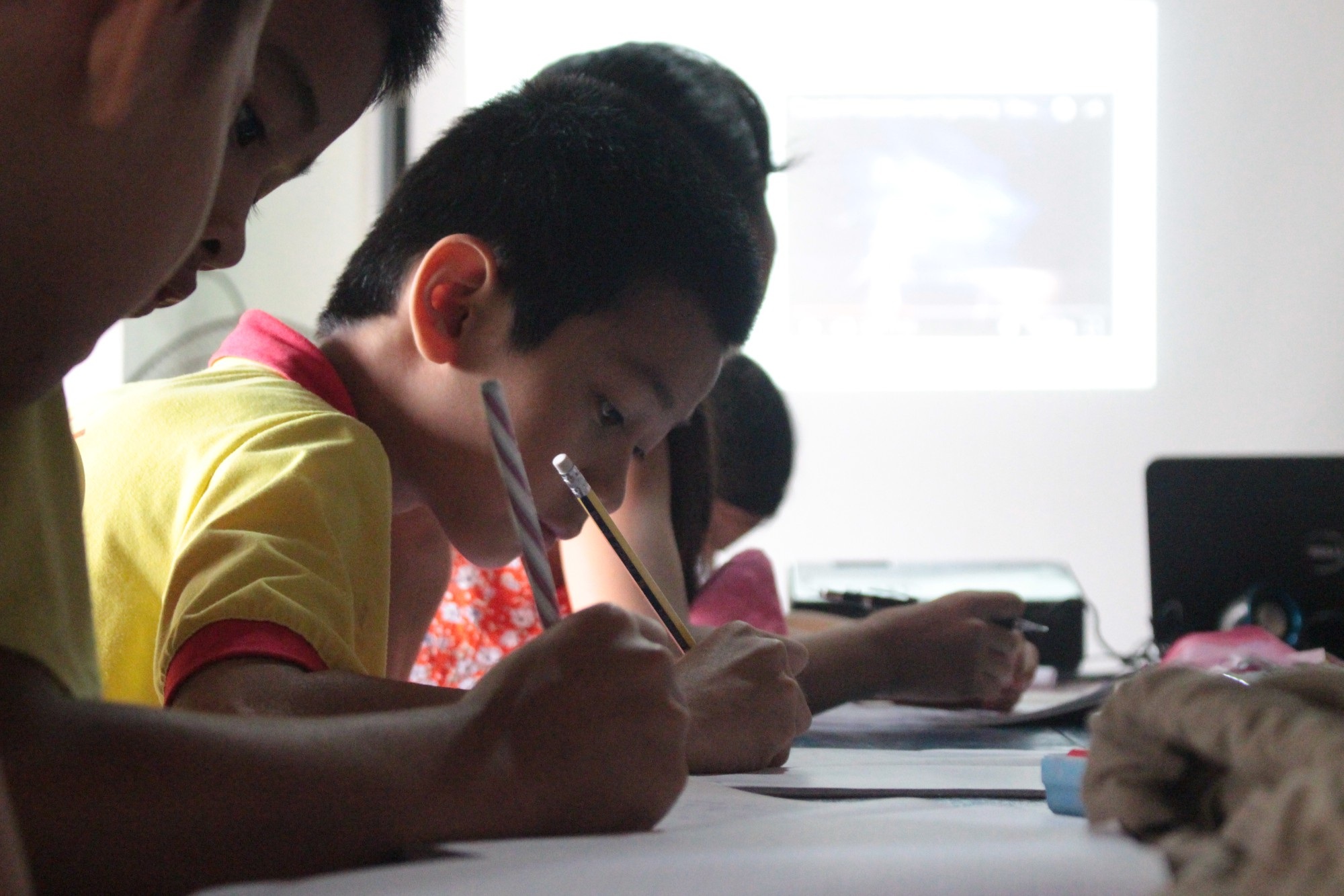 Lớp học tiếng Anh miễn phí của kỹ sư suýt bỏ học vì bệnh tật - 3 Học sinh trong lớp của anh Thuận