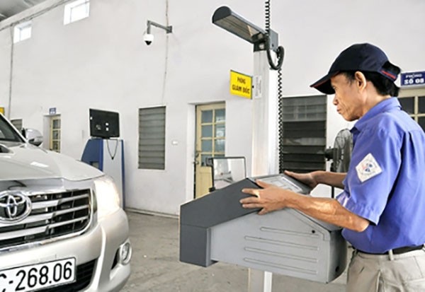Siết quản lý xe ôtô bằng chế tài quy định khí thải - 3
Hiện tại không có các quy định cụ thể về việc xe máy đang lưu hành phải kiểm định về khí thải định kì như ôtô.