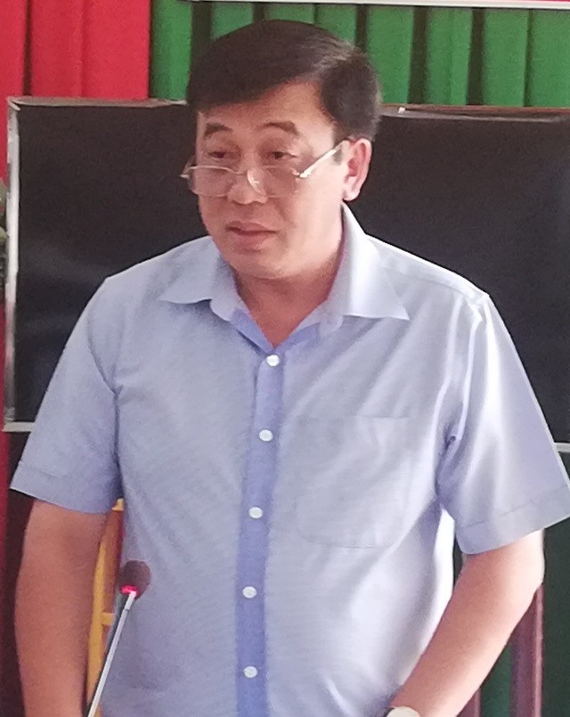 Ký hợp đồng giáo viên khi chưa được phép: Sẽ xử lý trách nhiệm nếu để ra sai sót - 1 Ông Nguyễn Đức Thánh- Chánh văn phòng UBND tỉnh Cà Mau cho biết, sẽ có đánh giá để xem xét xử lý thích hợp việc ký hợp đồng giáo viên mà chưa có ý kiến của tỉnh.