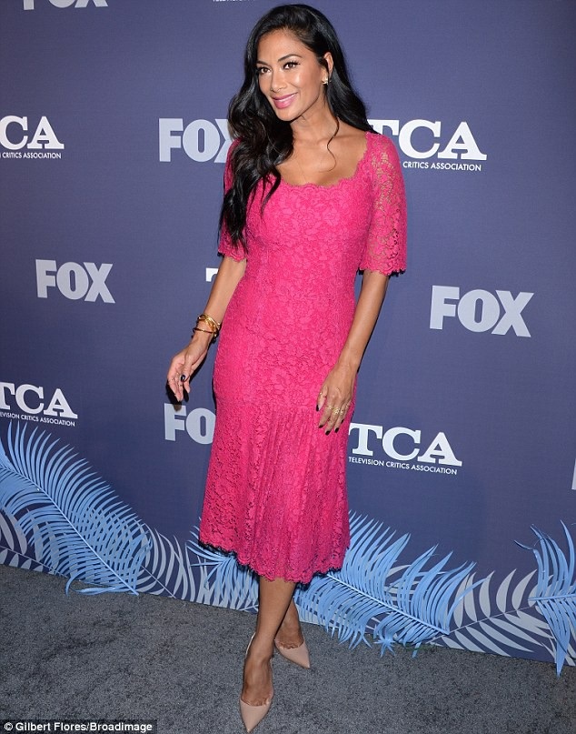 
Nicole Scherzinger nổi bật trong buổi tiệc tối do kênh Fox tổ chức
