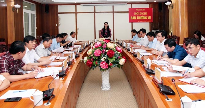 Vĩnh Phúc sẽ thí điểm giải thể văn phòng các ban Đảng - 1 Bí thư Tỉnh uỷ Vĩnh Phúc - bà Hoàng Thị Thuý Lan phát biểu tại cuộc họp mới đây về Đề án thí điểm thực hiện Văn phòng Tỉnh uỷ phục vụ chung các cơ quan tham mưu, giúp việc Tỉnh uỷ (Ảnh: Vinhphuc.gov.vn).