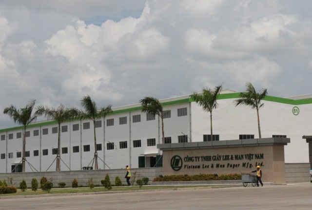 Hiệp hội Giấy: DN ngoại mang hàng sạch về nước, rác bẩn để lại Việt Nam - 1
Nhà máy Giấy Lee&Man đã nhiều lần bị người dân phản đối, cho là gây ô nhiễm (Ảnh minh họa)