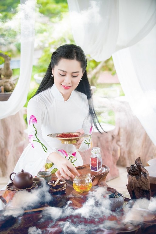 Ngắm 9x xinh đẹp với cuộc sống điền viên tĩnh tại sau khi “Bỏ phố về quê” - 5 Thức dậy từ 5h sáng, một ngày bình yên của Tuệ Anh luôn bắt đầu với ly trà thảo dược