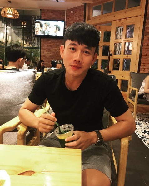 
Sau pha làm bàn tuyệt đẹp vào lưới Olympic Hàn Quốc chiều qua, Minh Vương trở thành cái tên được nhiều CĐV nữ tìm kiếm
