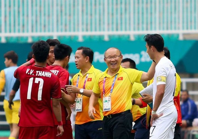 Olympic Việt Nam: Thất bại thì đã sao? Hãy hiên ngang tiến bước! - 2
Trên tất cả, thành công lớn nhất của HLV Park Hang Seo không chỉ là mang về thành tích cao cho lứa trẻ mà còn là cởi trói tư duy và truyền ngọn lửa chiến đấu cho họ