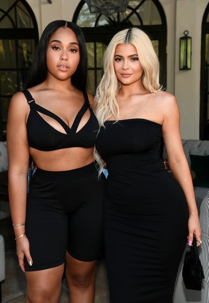 Kylie Jenner siêu thon sau 6 tháng sinh con - 6
Mới 21 tuổi, Kylie Jenner đã kiếm được hàng trăm triệu USD