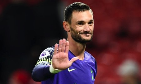 Thủ thành Tottenham vẫn thể hiện rất tốt trên sân cỏ