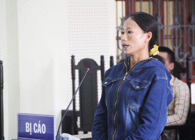 Vi Thị Phương trả lời các câu hỏi của HĐXX