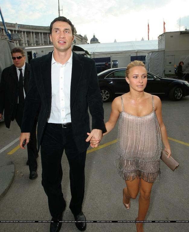 Hayden Panettiere chia tay võ sỹ quyền Anh Wladimir Klitschko - 6
Mẹcủa Hayden nói,cuộc sống của cô đang rất ổn và bạn trai cũ của cô vẫn luôn được coi là 1 thành viên trong gia đình