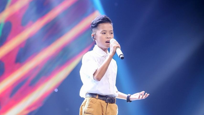 Sao nhí 14 tuổi bị chỉ trích khi cố “lên gân” hát nhạc thất tình - 3 Hình ảnh Phan Đình Tây tại Giọng hát Việt nhí 2016.