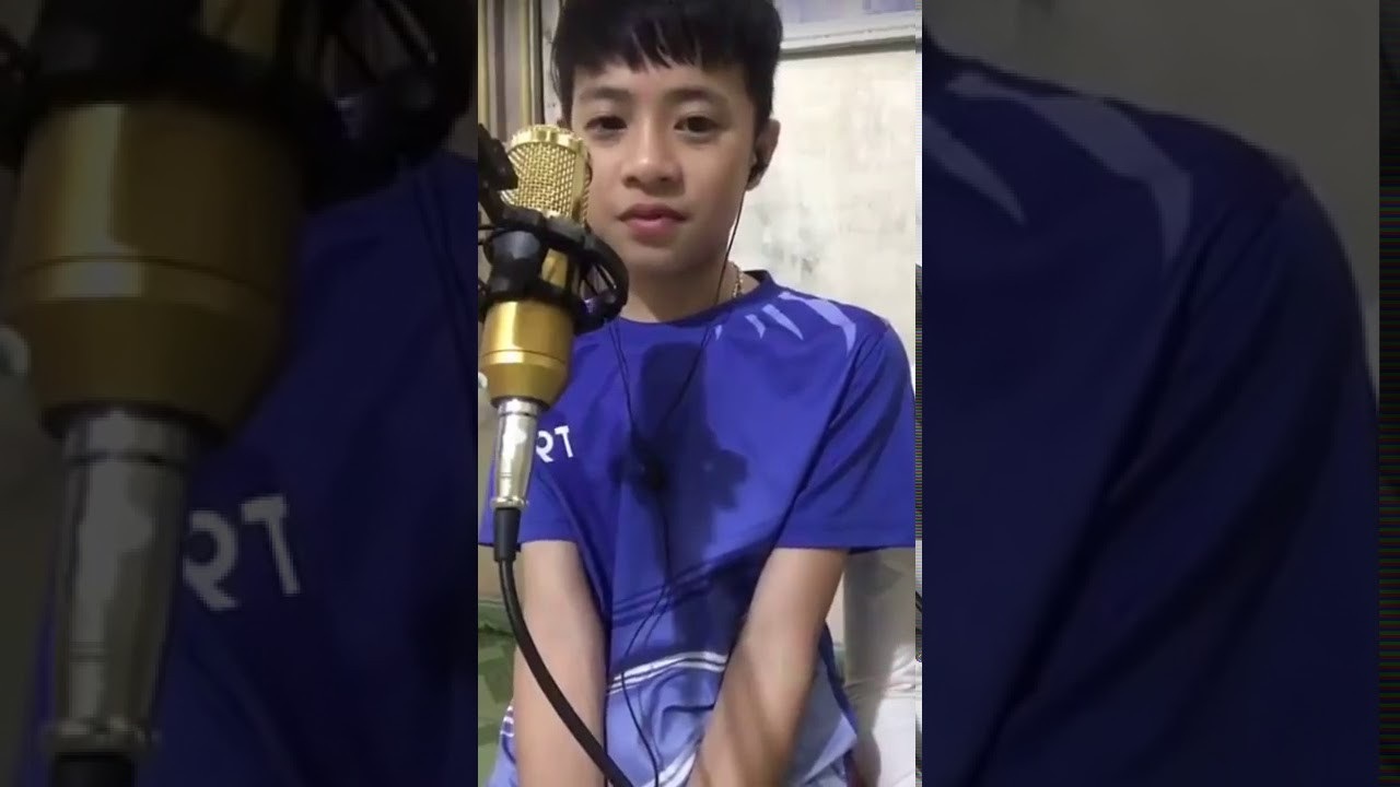 Sao nhí 14 tuổi bị chỉ trích khi cố “lên gân” hát nhạc thất tình - 2
Phan Đình Tây thường xuyên có những màn cover trên mạng xã hội.