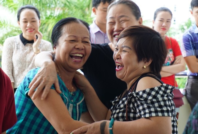 Bố Tây căng thẳng chờ bốc thăm 1 suất cho con học mầm non - 6 Niềm vui của những người bà khi cháu mình chắc 1 suất học tại trường mầm non công lập thuộc sự quản lý trực tiếp của Sở GD&ĐT Nghệ An
