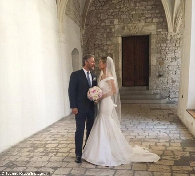 
Cô nổi tiếng với những bức ảnh khỏa thân táo bạo
