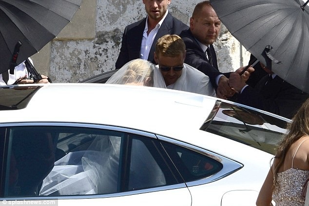 
Cô chưa sinh con vì còn muốn tiếp tục làm việc thêm vài năm nữa.
