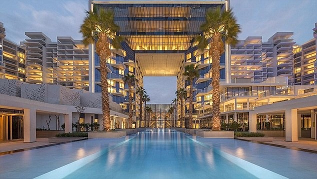 Du khách đối diện mức phạt hơn 1 tỷ đồng cho 33 lần bị bắn tốc độ ở Dubai - 2 Được biết, du khách người Anh hiện đang lưu trú tại một khách sạn sang trọng trên hòn đảo nhân tạo Palm Jumeirah