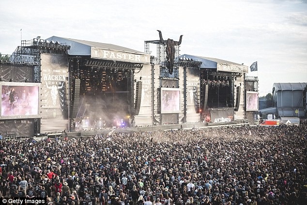 Hai cụ già trốn khỏi nhà dưỡng lão để… đi nghe nhạc rock - 1 Festival âm nhạc Waken Open Air