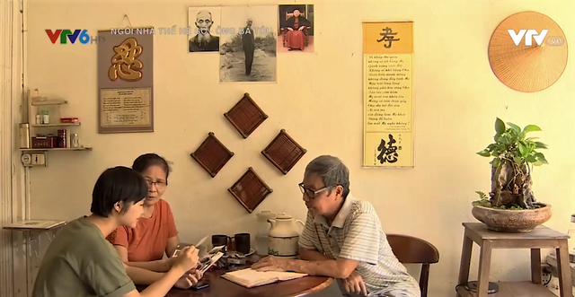 Dù không còn ở chung nhà nhưng Thục Anh vẫn thường xuyên về thăm ông bà. Ảnh: VTV.