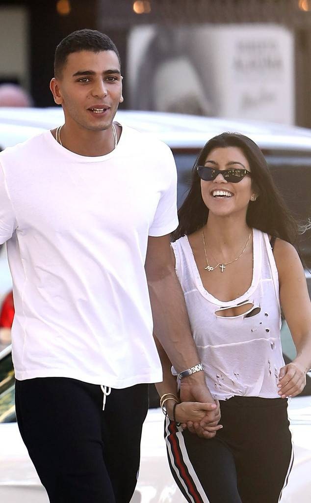 Vừa chia tay chị cô Kim, Younes Bendjima có bồ mới - 8
Kourtney Kardashian giữ im lặng trước mọi thông tin