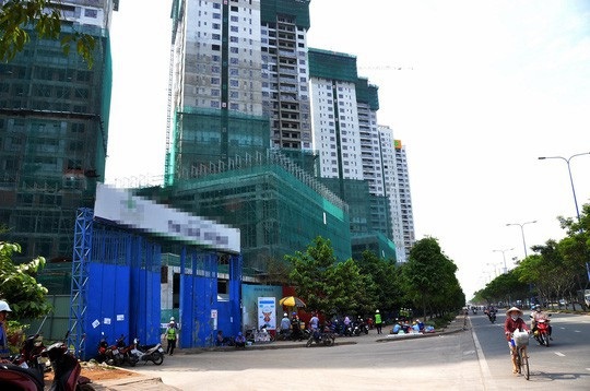 Thanh tra đột xuất ngân hàng có tốc độ tăng trưởng tín dụng cao vào bất động sản - 1
Ngân hàng Nhà nước sẽ tiến hành thanh tra đột xuất các tổ chức tín dụng có tốc độ tăng trưởng tín dụng cao vào lĩnh vực bất động sản, chứng khoán, tiêu dùng, chiếm tỷ trọng lớn trong tổng dư nợ... (ảnh minh họa)