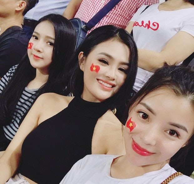 U23 Việt Nam vô địch cúp Tứ hùng: "Đứng hình" với dàn hot girl "thả tim" trên sân - 6 U23 Việt Nam vô địch cúp Tứ hùng: "Đứng hình" với dàn hot girl "thả tim" trên sân - 6