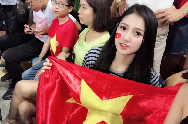 U23 Việt Nam vô địch cúp Tứ hùng: "Đứng hình" với dàn hot girl "thả tim" trên sân - 8 U23 Việt Nam vô địch cúp Tứ hùng: "Đứng hình" với dàn hot girl "thả tim" trên sân - 8