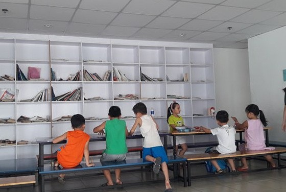 Dạy trẻ chưa biết chữ trước bằng... dọa dẫm? - 1 Một lớp học chữ trước khi vào lớp 1 ở TPHCM.