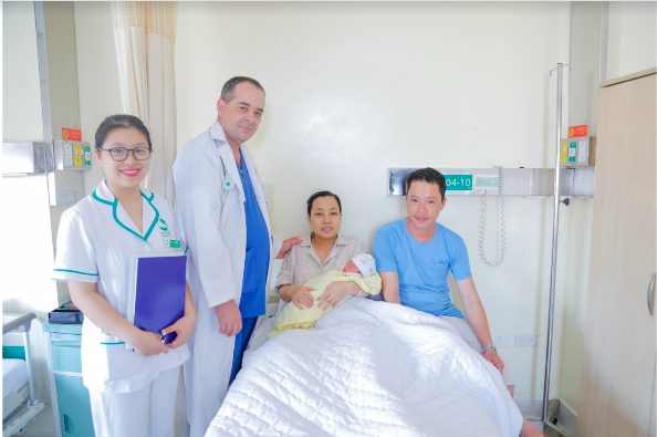 “50 sắc thái” cảm xúc của mẹ bầu đi đẻ - 7 Hành trình vượt cạn thành công của gia đình chị Ngoan