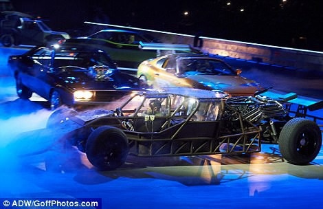 Choáng ngợp với liveshow “Fast & Furious” tiêu tốn 800 tỷ đồng - 8 Choáng ngợp với liveshow “Fast & Furious” tiêu tốn 800 tỷ đồng - 8