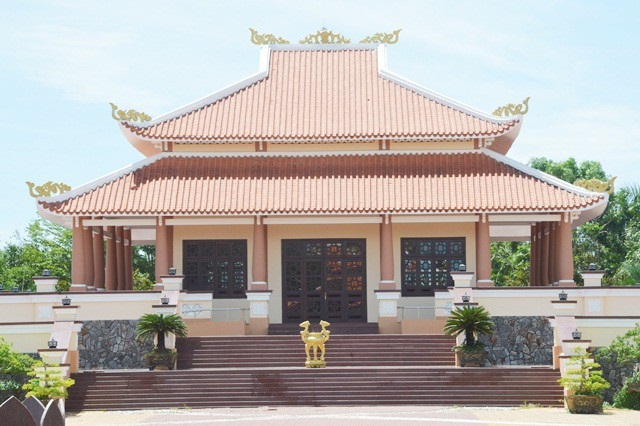 Người dân Cù Lao Dung nhớ Bác Hồ - 1 Đền thờ Bác Hồ ở huyện Cù Lao Dung, tỉnh Sóc Trăng.