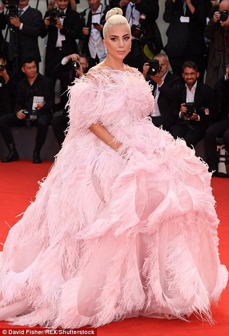 
Lady Gaga dự công chiếu bộ phim A Star Is Born tại LHP Venice ngày 31/8 vừa qua
