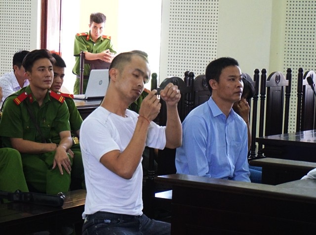 "Công an mà không bắt có khi tôi mất con rồi!” - 3 Bị cáo Hà chơi trò xâu kim trong khi HĐXX đang làm việc