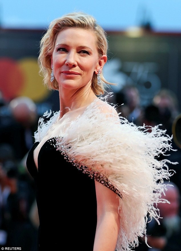 Cate Blanchett trẻ đẹp ngỡ ngàng - 8
Cate Blanchett xinh đẹp và thông minh - một trong những sao nữ nhận cát sê cao nhất thế giới