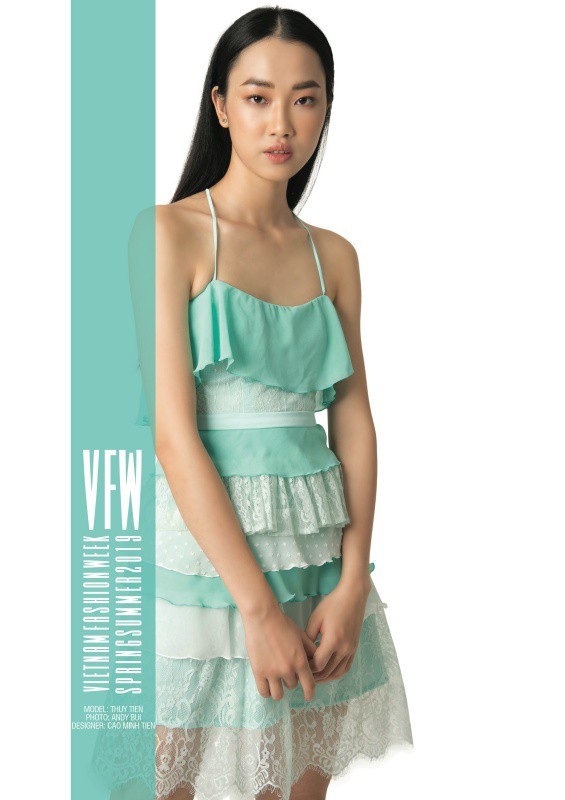 Núi Nùng “triệu đô” giữa lòng Hà Nội trở thành sàn diễn thời trang - 23 Trang phục của NTK Cao Minh Tiến.