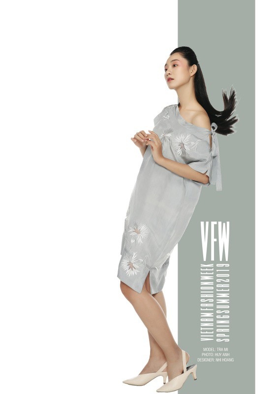 Núi Nùng “triệu đô” giữa lòng Hà Nội trở thành sàn diễn thời trang - 17 Trang phục của NTK Nhi Hoàng.