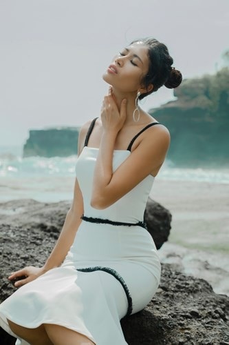 Siêu mẫu Trang Lạ gợi cảm cùng chồng đại gia khám phá thiên đường Bali - 9 Siêu mẫu Trang Lạ gợi cảm cùng chồng đại gia khám phá thiên đường Bali - 9
